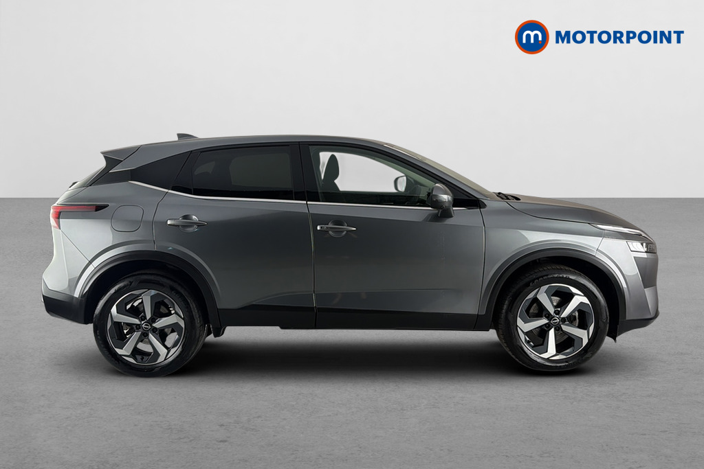 Nissan Qashqai N-Connecta Automatic Petrol SUV - Stock Number (1671590) - Passenger side