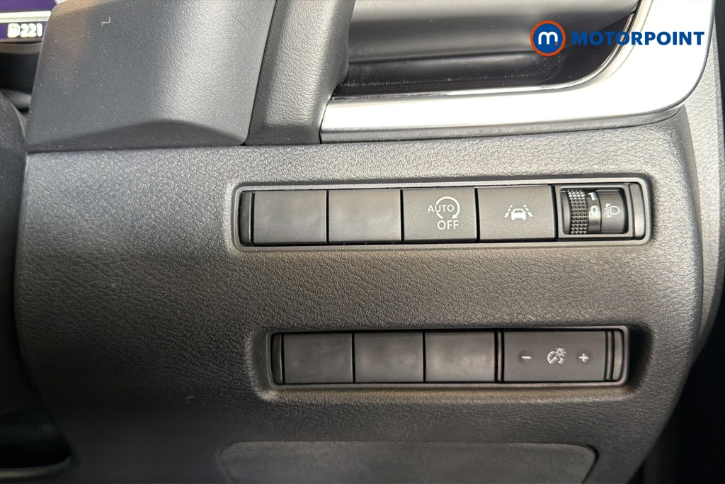 Nissan Qashqai N-Connecta Manual Petrol SUV - Stock Number (1614328) - 11th supplementary image