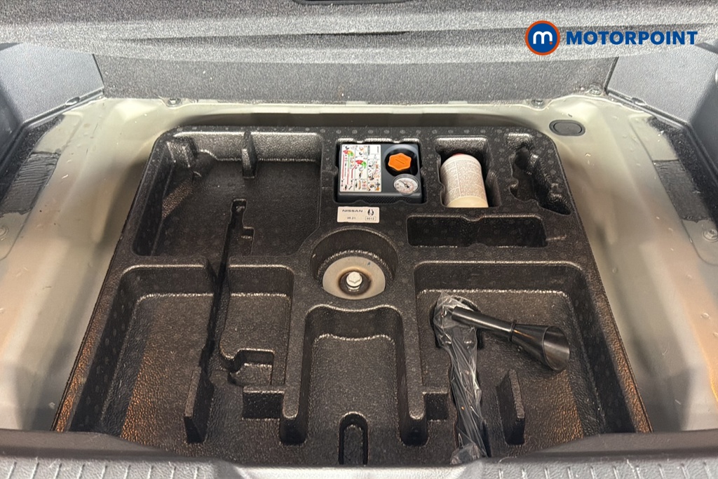 Nissan Qashqai N-Connecta Manual Petrol SUV - Stock Number (1614328) - 33rd supplementary image