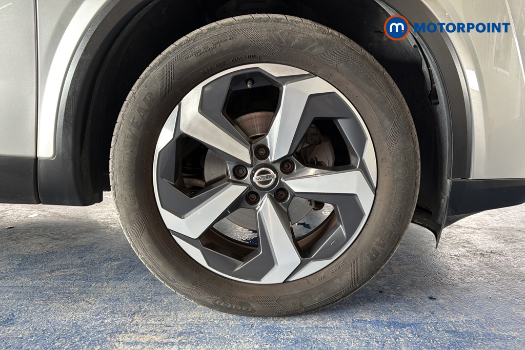 Nissan Qashqai N-Connecta Manual Petrol SUV - Stock Number (1614328) - 47th supplementary image