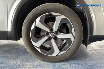 Nissan Qashqai N-Connecta Manual Petrol SUV - Stock Number (1614328) - 47th supplementary image