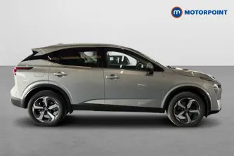 Nissan Qashqai N-Connecta Manual Petrol SUV - Stock Number (1614328) - Passenger side