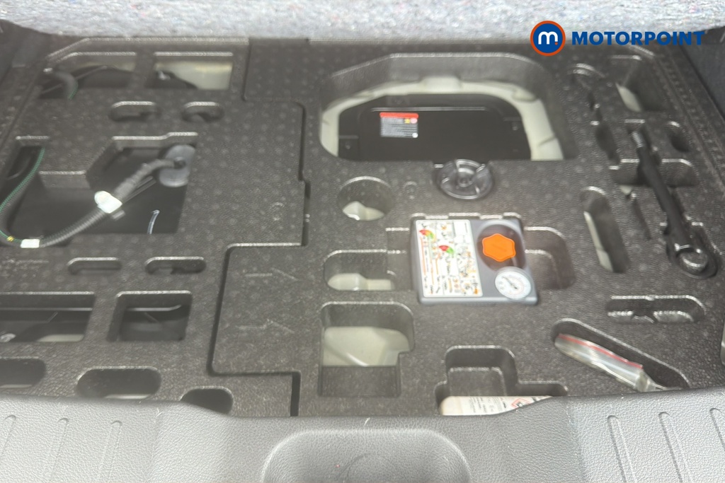Nissan Juke N-Connecta Automatic Petrol-Electric Hybrid SUV - Stock Number (1652709) - 33rd supplementary image