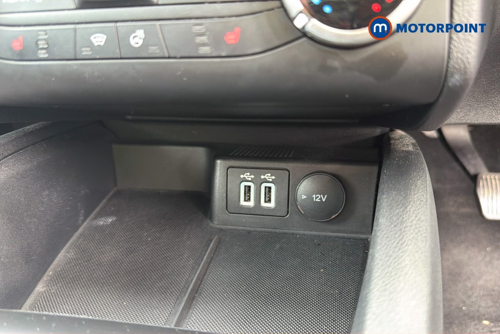 Ford Focus Active Edition Manual Petrol Hatchback - Stock Number (1653114) - 5th supplementary image