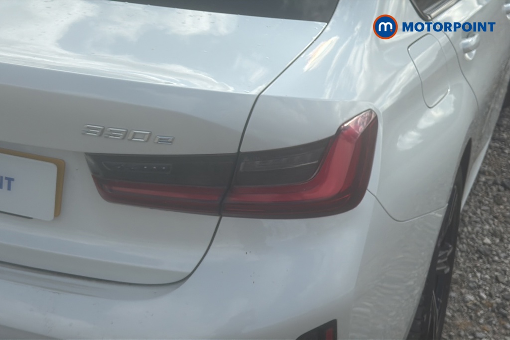 BMW 3 Series M Sport Automatic Petrol Plug-In Hybrid Saloon - Stock Number (1659053) - 36th supplementary image
