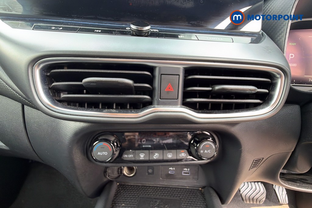 Nissan Juke N-Connecta Automatic Petrol-Electric Hybrid SUV - Stock Number (1660388) - 3rd supplementary image