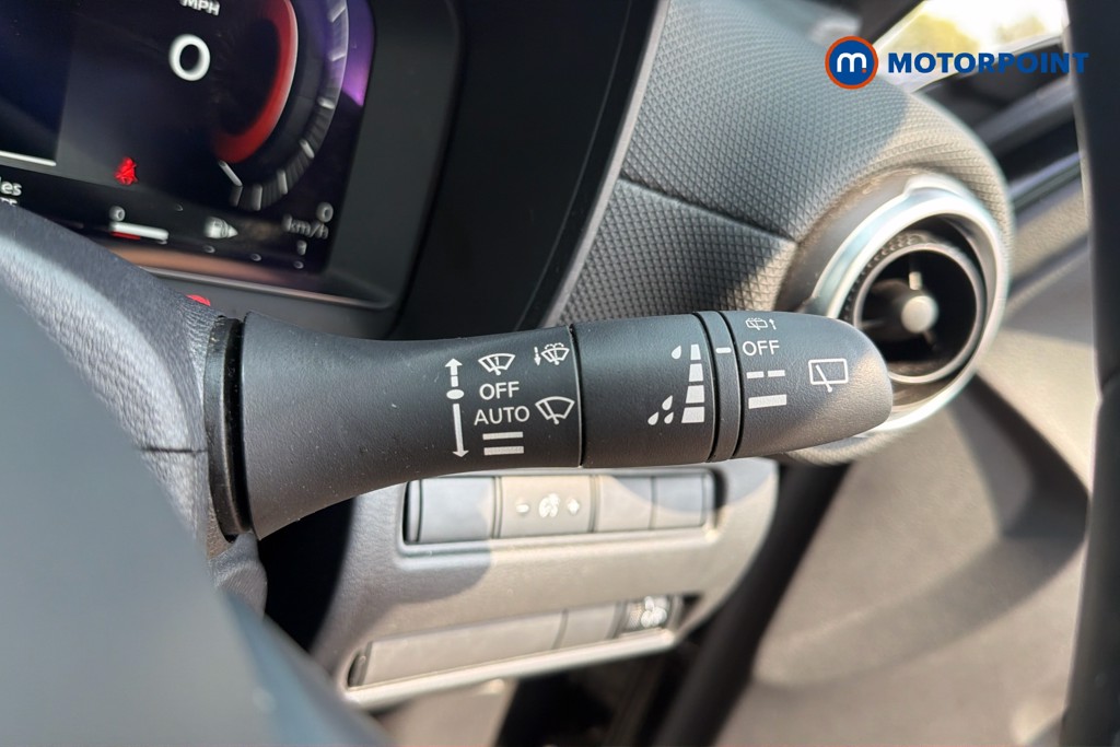 Nissan Juke N-Connecta Automatic Petrol-Electric Hybrid SUV - Stock Number (1660388) - 9th supplementary image
