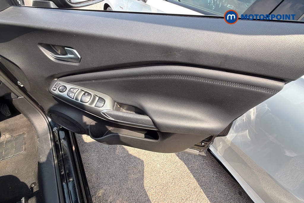 Nissan Juke N-Connecta Automatic Petrol-Electric Hybrid SUV - Stock Number (1660388) - 19th supplementary image