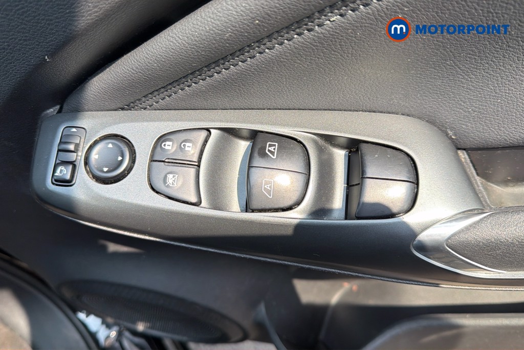 Nissan Juke N-Connecta Automatic Petrol-Electric Hybrid SUV - Stock Number (1660388) - 20th supplementary image