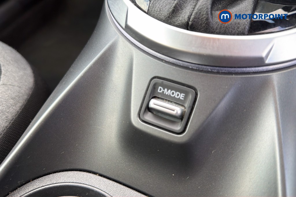 Nissan Juke N-Connecta Automatic Petrol-Electric Hybrid SUV - Stock Number (1662035) - 16th supplementary image