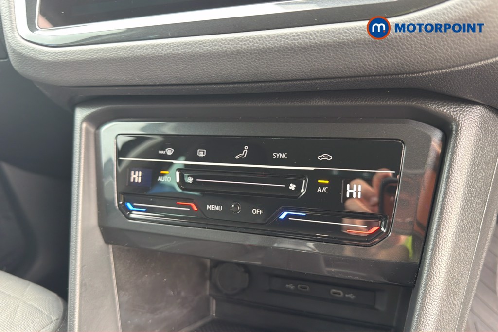 Volkswagen Tiguan Life Manual Petrol SUV - Stock Number (1662232) - 2nd supplementary image