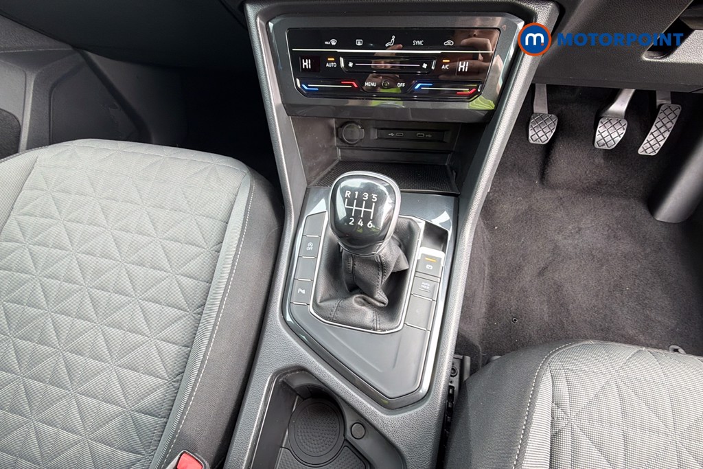 Volkswagen Tiguan Life Manual Petrol SUV - Stock Number (1662232) - 4th supplementary image