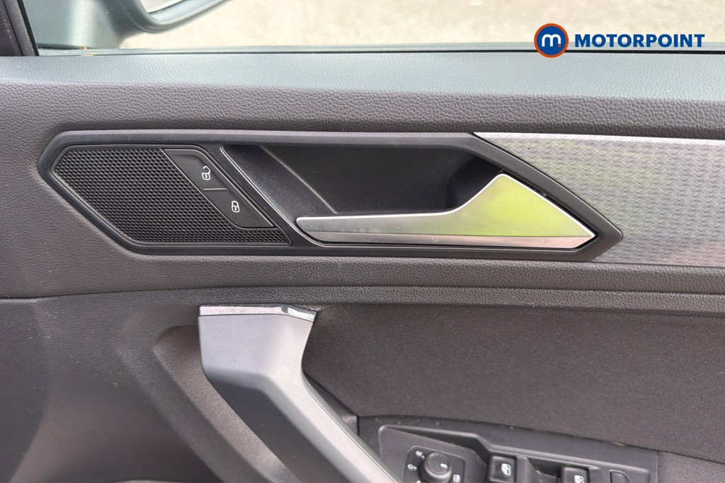 Volkswagen Tiguan Life Manual Petrol SUV - Stock Number (1662232) - 19th supplementary image