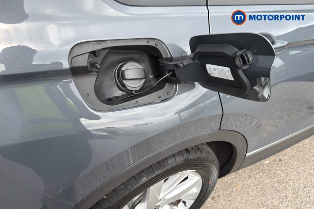 Volkswagen Tiguan Life Manual Petrol SUV - Stock Number (1662232) - 35th supplementary image