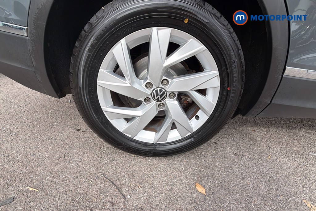 Volkswagen Tiguan Life Manual Petrol SUV - Stock Number (1662232) - 36th supplementary image