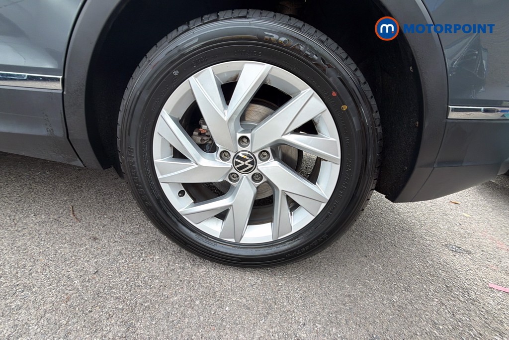 Volkswagen Tiguan Life Manual Petrol SUV - Stock Number (1662232) - 39th supplementary image