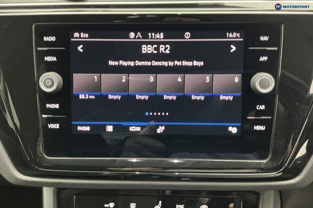 Volkswagen Touran SEL Automatic Petrol People Carrier - Stock Number (1663468) - 2nd supplementary image