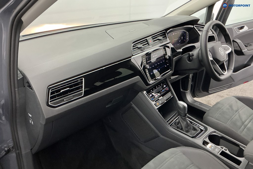 Volkswagen Touran SEL Automatic Petrol People Carrier - Stock Number (1663468) - 9th supplementary image