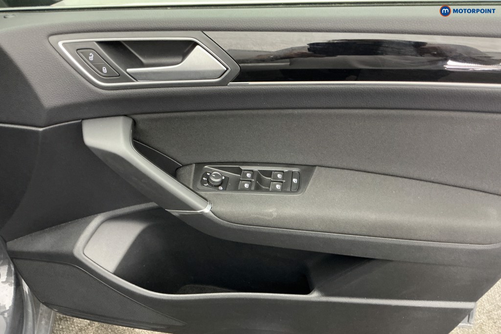 Volkswagen Touran SEL Automatic Petrol People Carrier - Stock Number (1663468) - 24th supplementary image