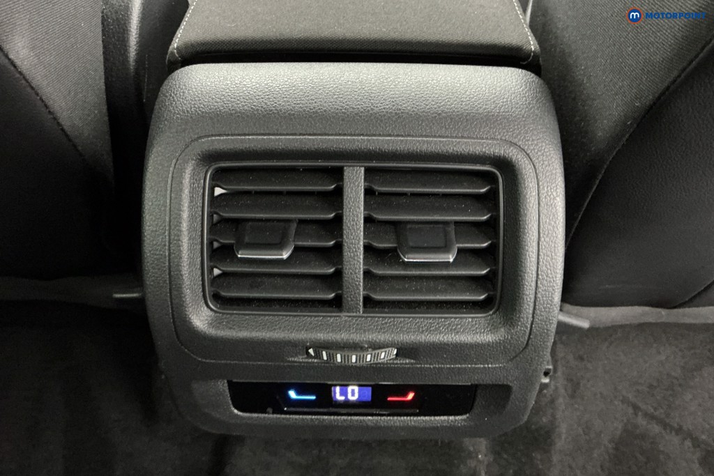 Volkswagen Touran SEL Automatic Petrol People Carrier - Stock Number (1663469) - 5th supplementary image