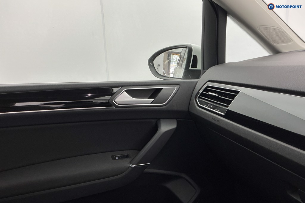 Volkswagen Touran SEL Automatic Petrol People Carrier - Stock Number (1663469) - 14th supplementary image