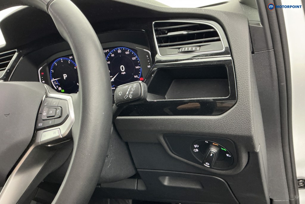 Volkswagen Touran SEL Automatic Petrol People Carrier - Stock Number (1663469) - 17th supplementary image