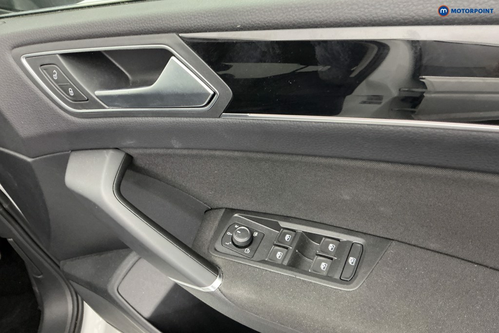 Volkswagen Touran SEL Automatic Petrol People Carrier - Stock Number (1663469) - 20th supplementary image