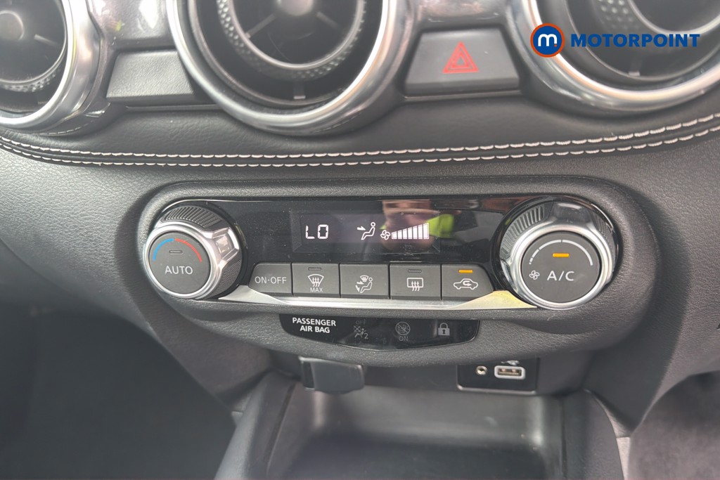 Nissan Juke N-Connecta Automatic Petrol SUV - Stock Number (1665111) - 4th supplementary image