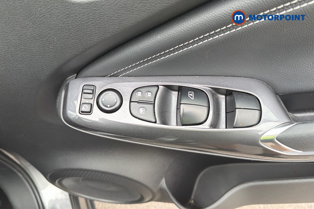 Nissan Juke N-Connecta Automatic Petrol SUV - Stock Number (1665111) - 42nd supplementary image