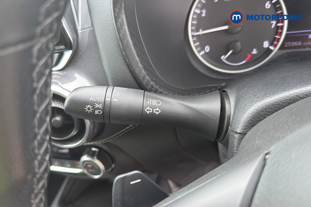 Nissan Juke N-Connecta Automatic Petrol SUV - Stock Number (1665111) - 1st supplementary image