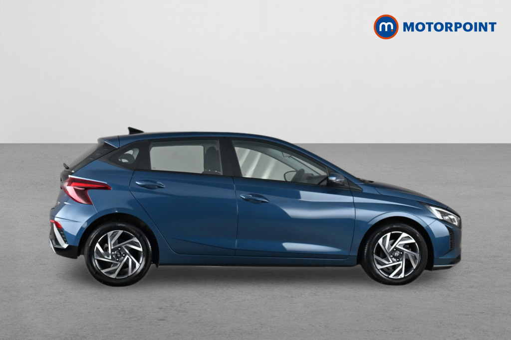 Hyundai I20 Advance Manual Petrol Hatchback - Stock Number (1665211) - Drivers side