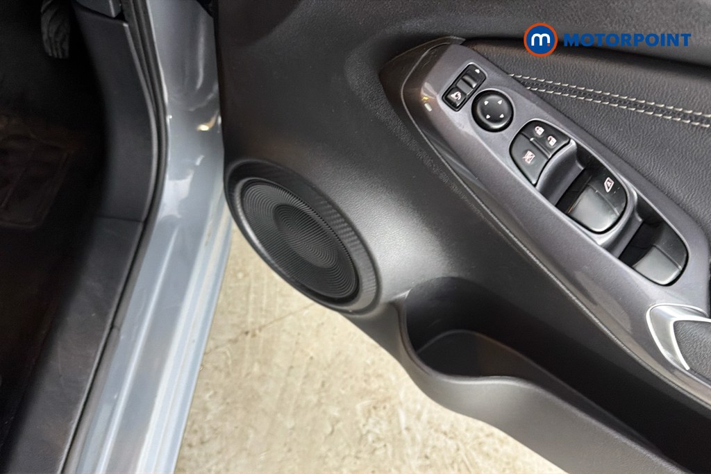Nissan Juke N-Connecta Automatic Petrol SUV - Stock Number (1665710) - 21st supplementary image