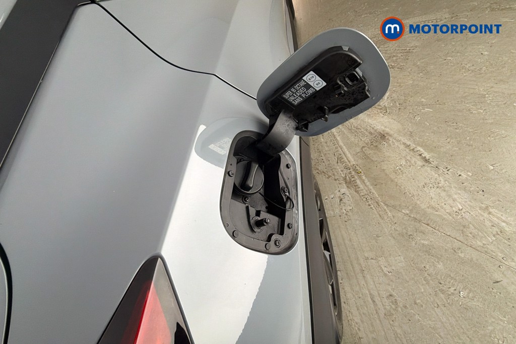 Nissan Juke N-Connecta Automatic Petrol SUV - Stock Number (1665710) - 41st supplementary image
