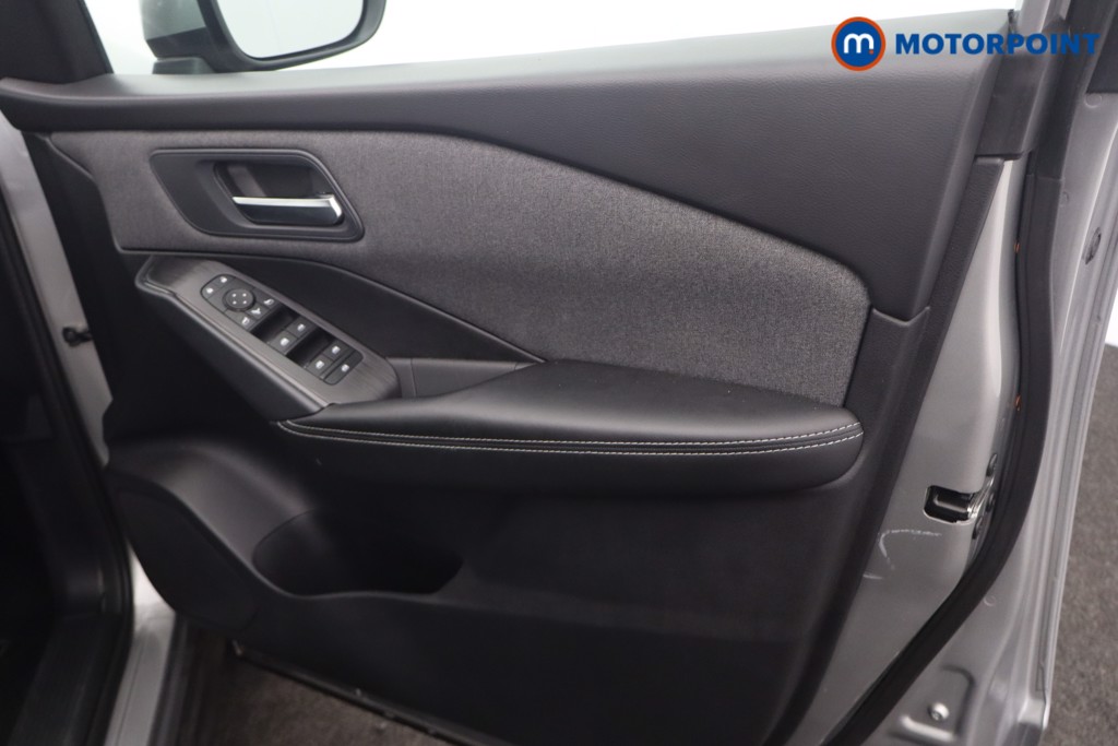 Nissan Qashqai Acenta Premium Manual Petrol SUV - Stock Number (1666963) - 21st supplementary image
