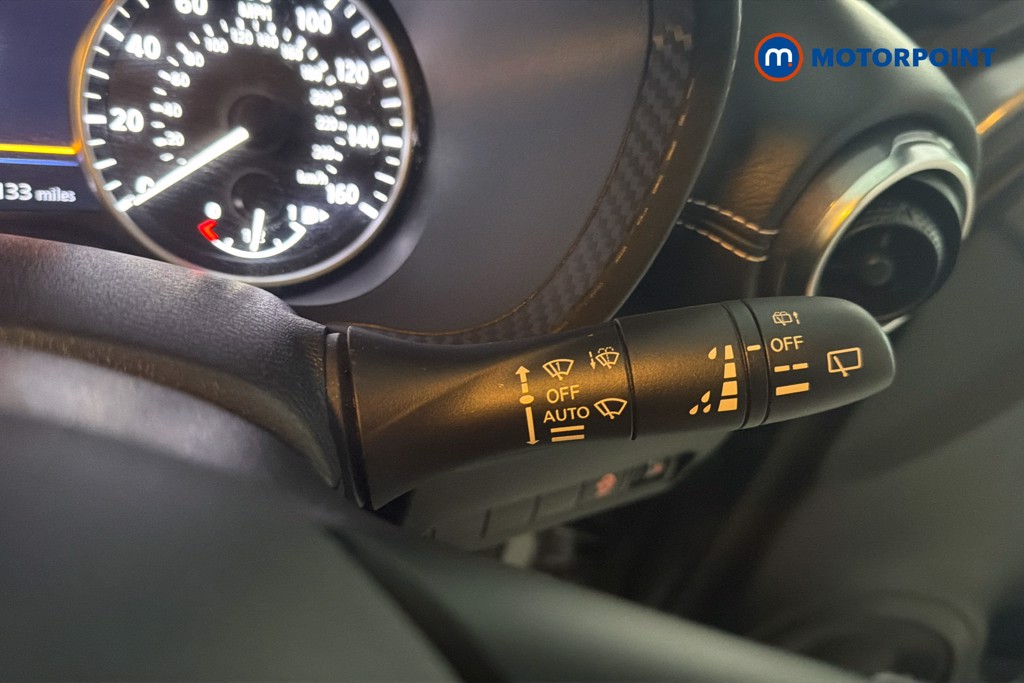 Nissan Juke N-Connecta Manual Petrol SUV - Stock Number (1667438) - 2nd supplementary image