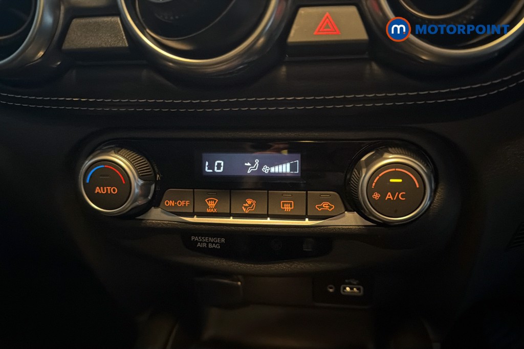 Nissan Juke N-Connecta Manual Petrol SUV - Stock Number (1667438) - 4th supplementary image