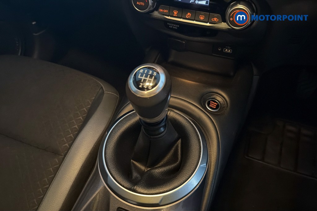 Nissan Juke N-Connecta Manual Petrol SUV - Stock Number (1667438) - 6th supplementary image