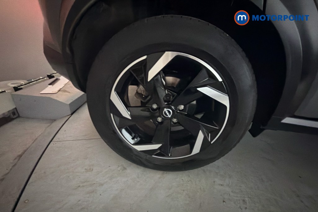 Nissan Juke N-Connecta Manual Petrol SUV - Stock Number (1667438) - 36th supplementary image