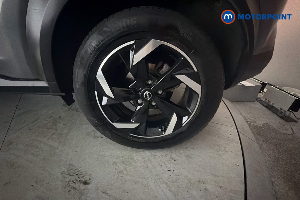 Nissan Juke N-Connecta Manual Petrol SUV - Stock Number (1667438) - 39th supplementary image