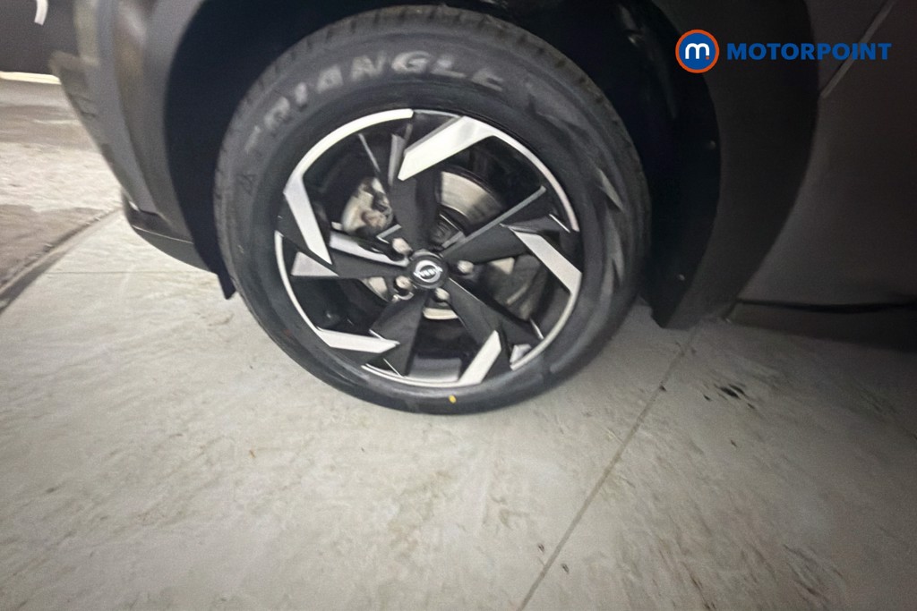 Nissan Juke N-Connecta Manual Petrol SUV - Stock Number (1667438) - 41st supplementary image