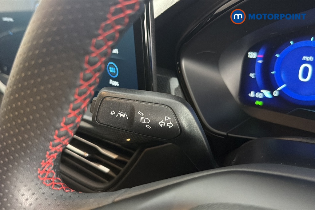 Ford Focus St-Line Vignale Manual Petrol Hatchback - Stock Number (1667537) - 5th supplementary image