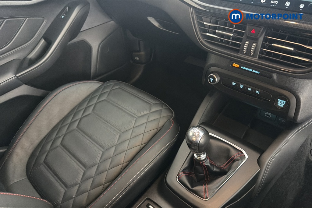 Ford Focus St-Line Vignale Manual Petrol Hatchback - Stock Number (1667537) - 15th supplementary image