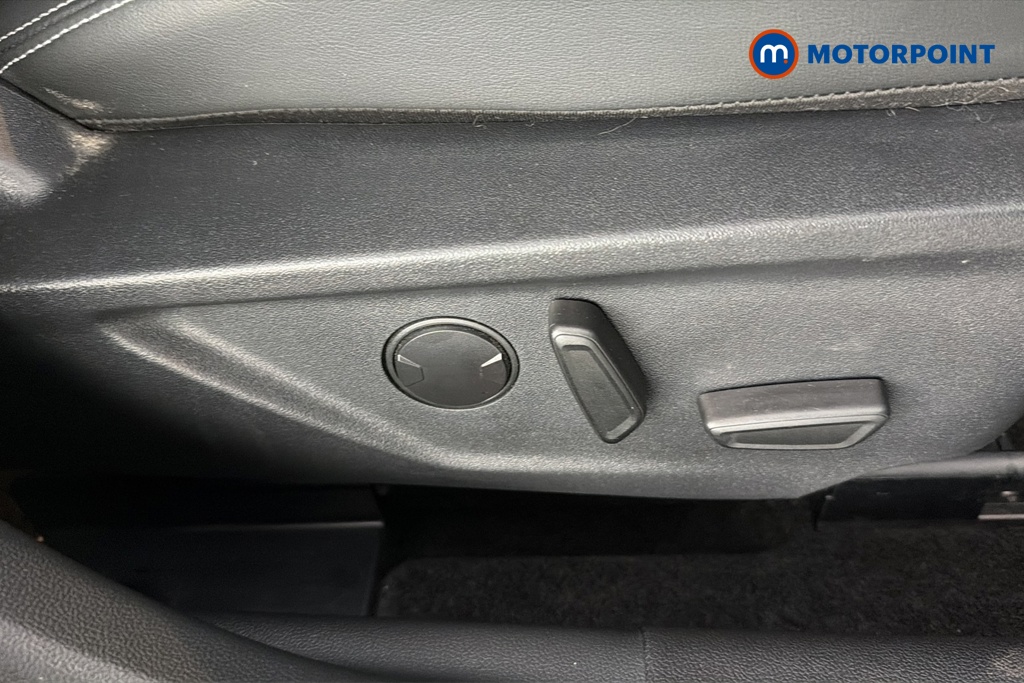 Ford Focus St-Line Vignale Manual Petrol Hatchback - Stock Number (1667537) - 23rd supplementary image