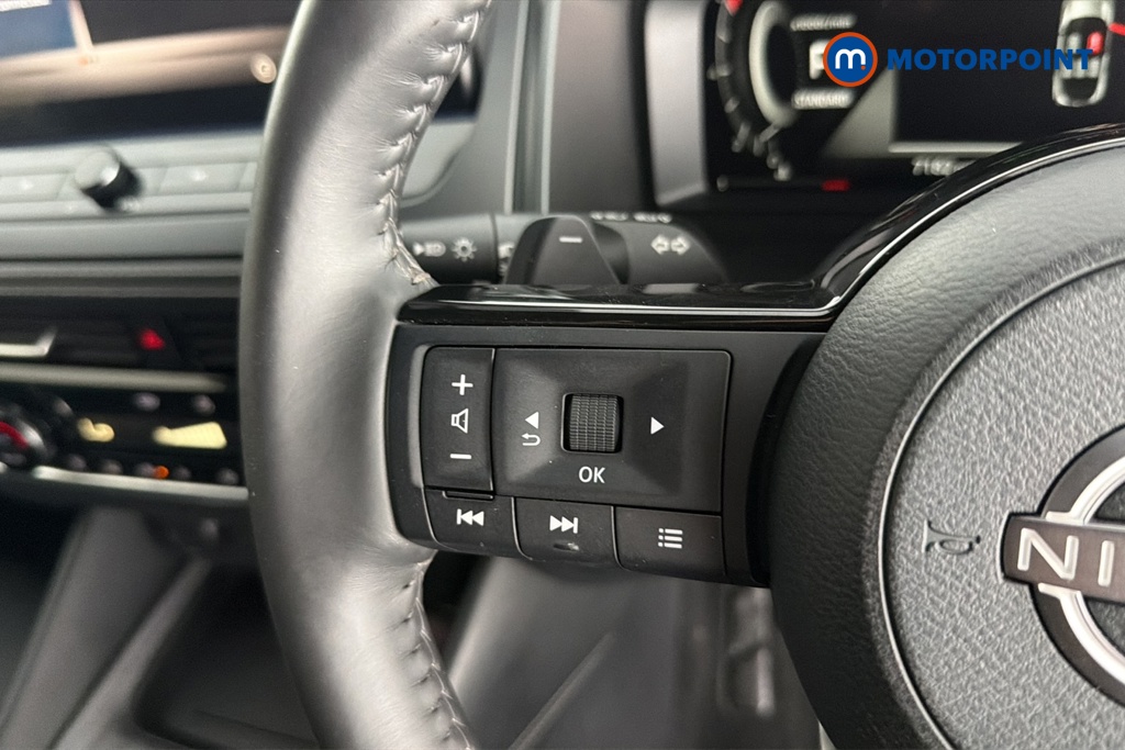 Nissan Qashqai Tekna Automatic Petrol SUV - Stock Number (1667676) - 4th supplementary image