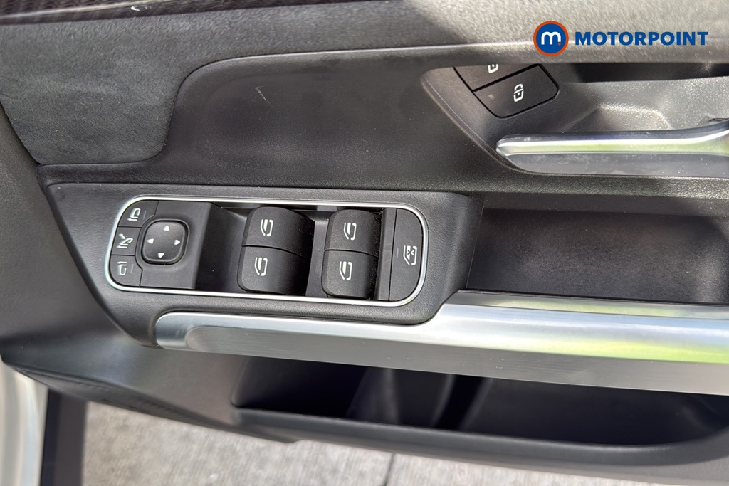 Mercedes-Benz GLB Amg Line Automatic Petrol SUV - Stock Number (1667916) - 19th supplementary image