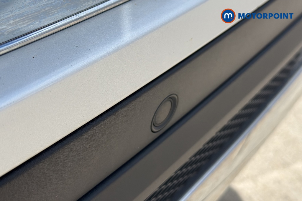 Mercedes-Benz GLB Amg Line Automatic Petrol SUV - Stock Number (1667916) - 39th supplementary image