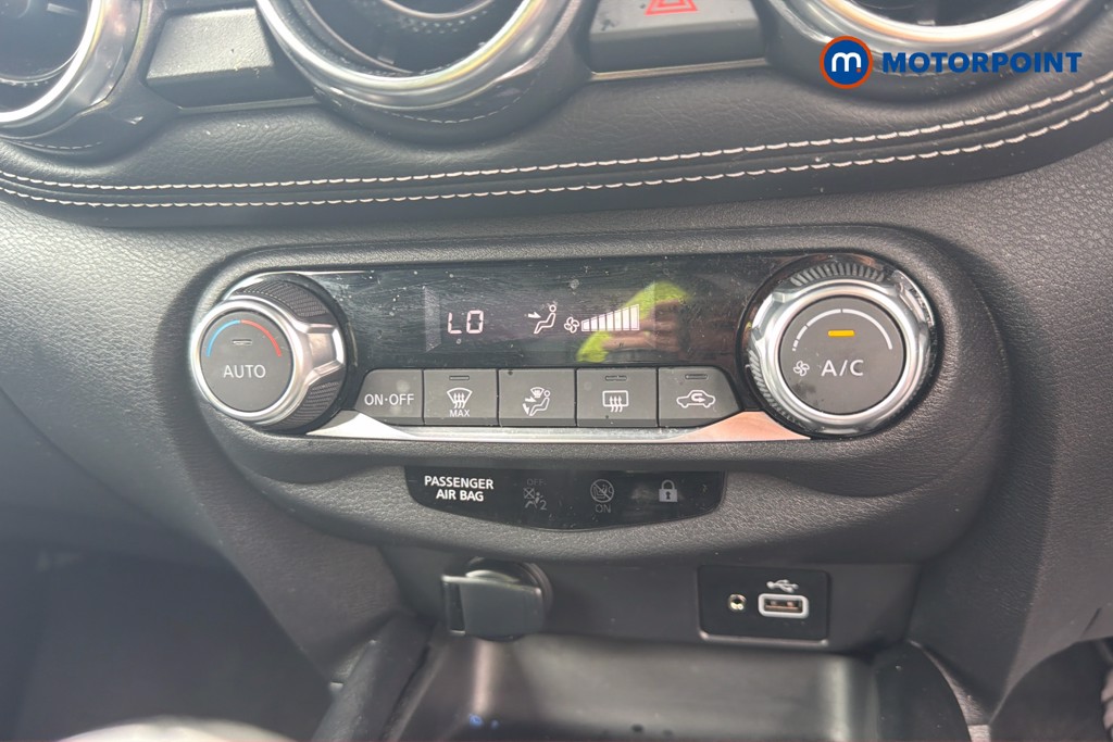 Nissan Juke N-Connecta Manual Petrol SUV - Stock Number (1668362) - 5th supplementary image