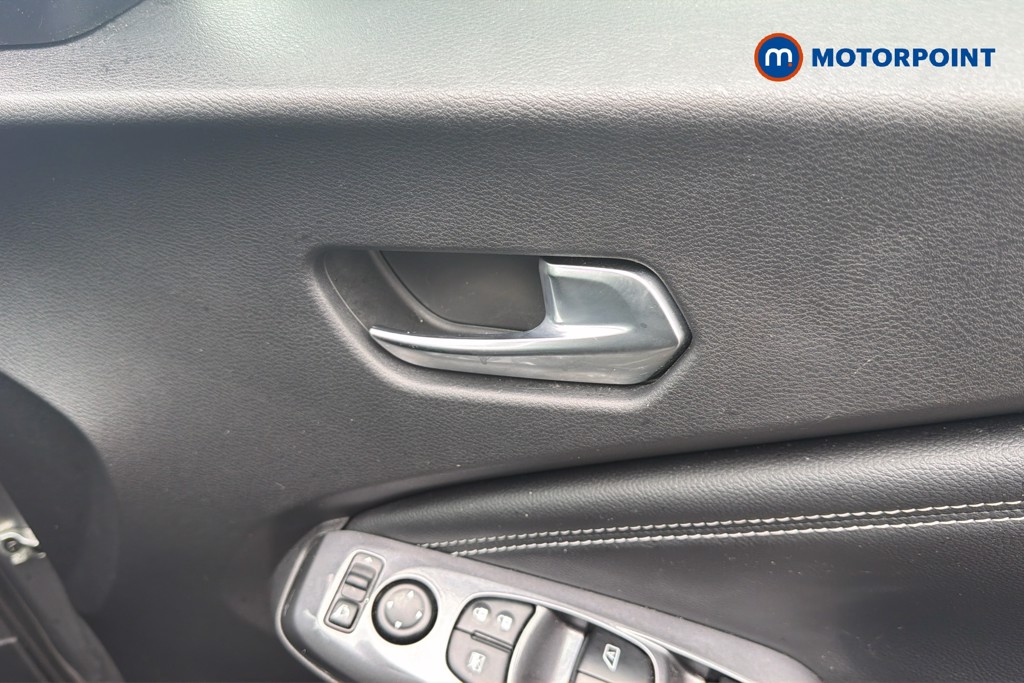 Nissan Juke N-Connecta Manual Petrol SUV - Stock Number (1668362) - 19th supplementary image