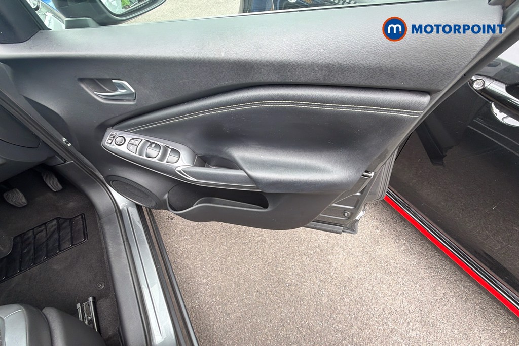 Nissan Juke N-Connecta Manual Petrol SUV - Stock Number (1668362) - 38th supplementary image