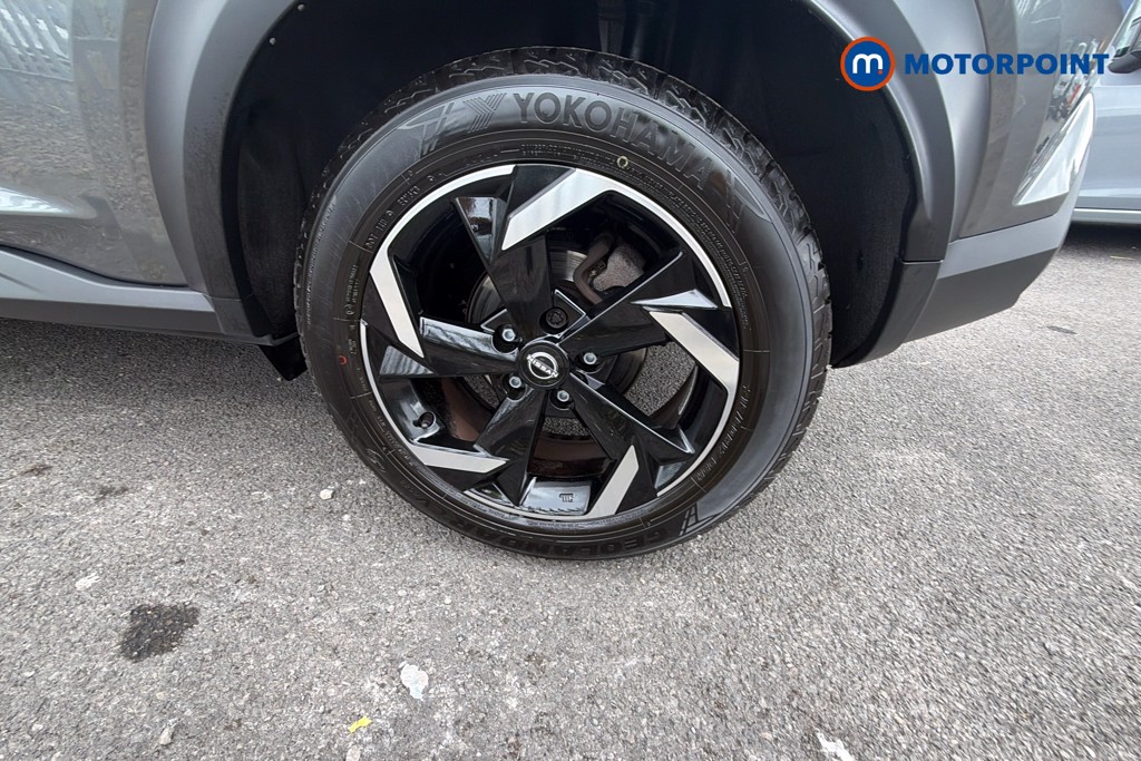 Nissan Juke N-Connecta Manual Petrol SUV - Stock Number (1668362) - 39th supplementary image